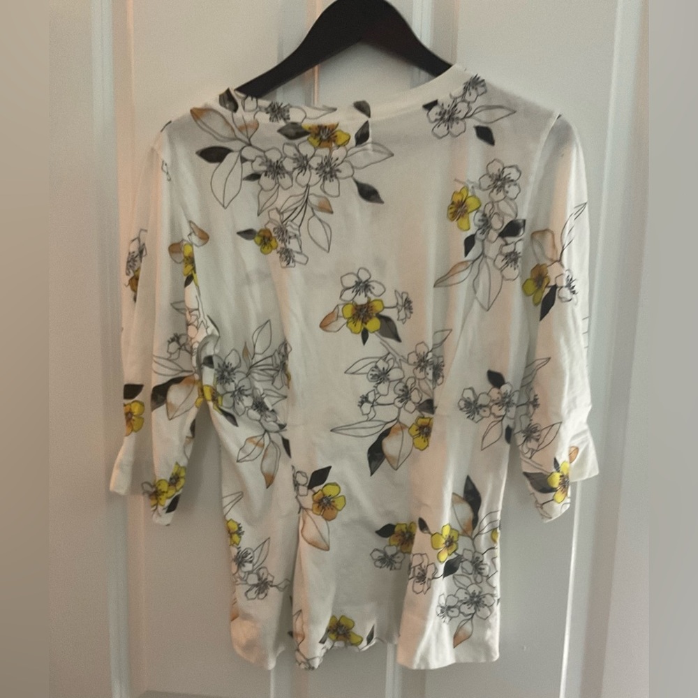 White flower shirt T.la - Picture 3 of 5